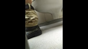 Chacal Jalandosela En Baño Publico